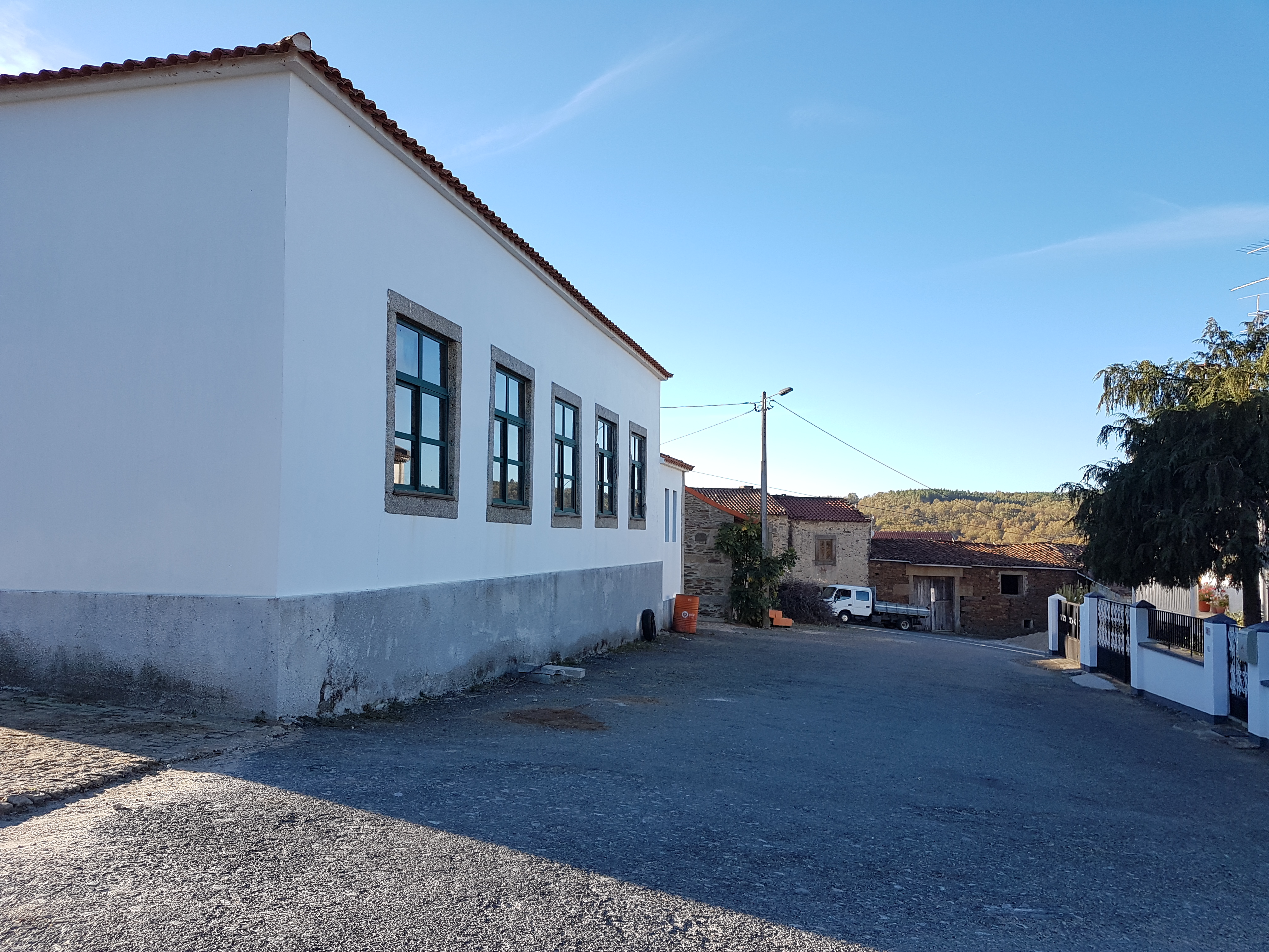 Casa de la scola.jpg